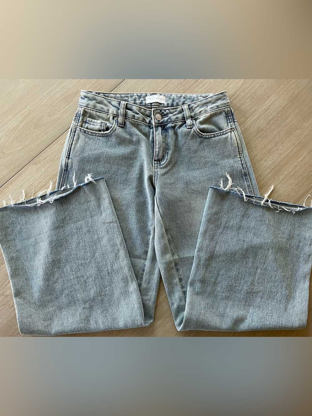 PacSun Light Wash Casey Low Rise Baggy jeans with Frayed Hem